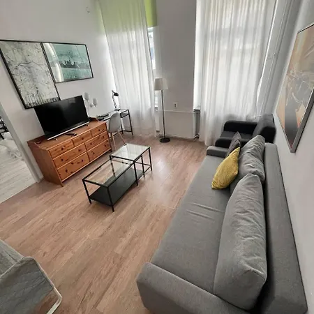 Ruska Street Old Town - Big - Climatic - 11 People - 300m Town Hall *