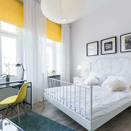 Ruska Street Old Town - Big - Climatic - 11 People - 300m Town Hall דירה