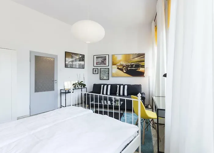 Ruska Street Old Town - Big - Climatic - 11 People - 300m Town Hall 公寓