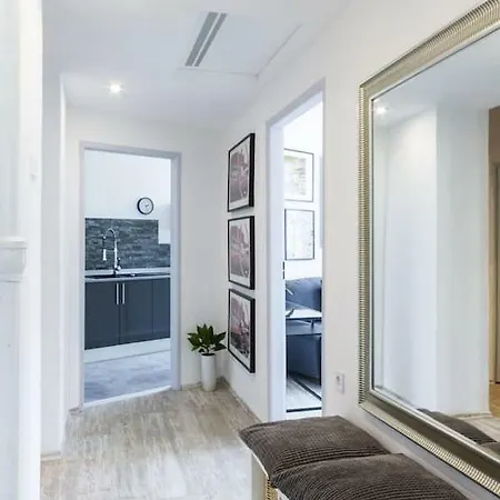 Apartamento Ruska Street Old Town - Big - Climatic - 11 People - 300m Town Hall Breslavia