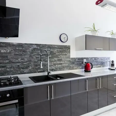 Ruska Street Old Town - Big - Climatic - 11 People - 300m Town Hall Appartement