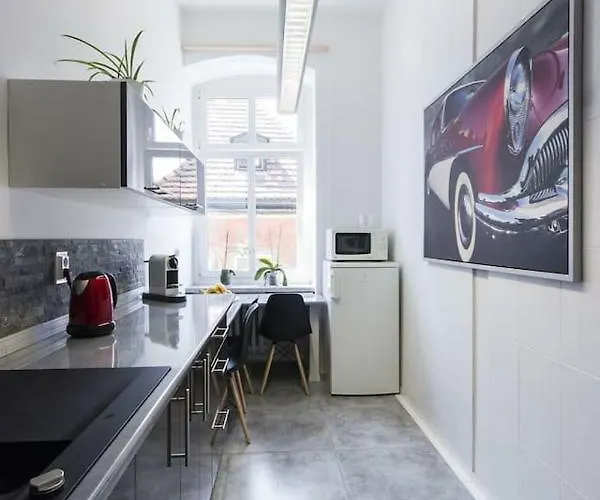 Ruska Street Old Town - Big - Climatic - 11 People - 300m Town Hall 아파트